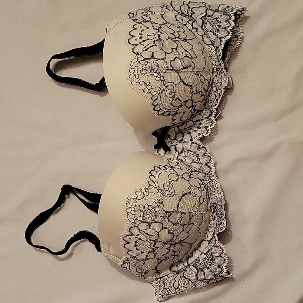 NWOT Victoria's Secret Dream Angel Demi Bra 32C